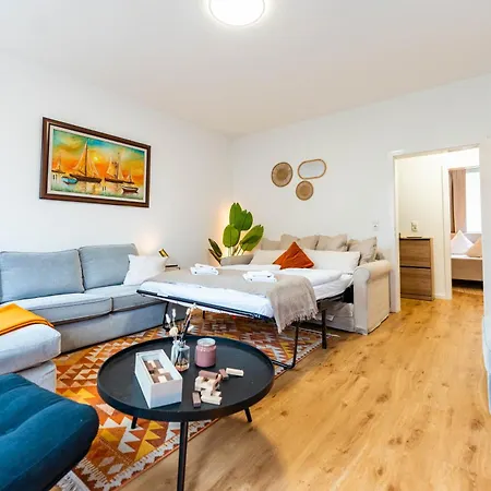 Church View Charming In The Heart Of Apartment *