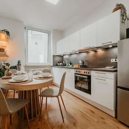 Church View Charming In The Heart Of Apartment *